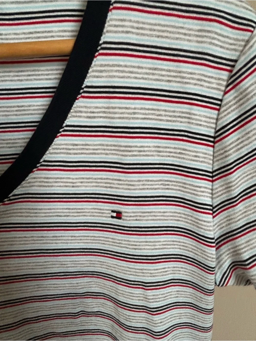Tommy Hilfiger V-Neck Tee(size XL)